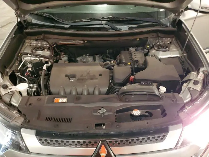 2020 MITSUBISHI OUTLANDER SE  