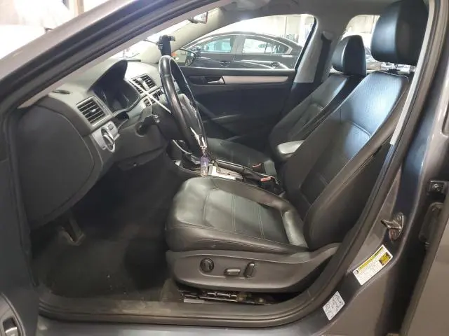 2012 VOLKSWAGEN PASSAT SE