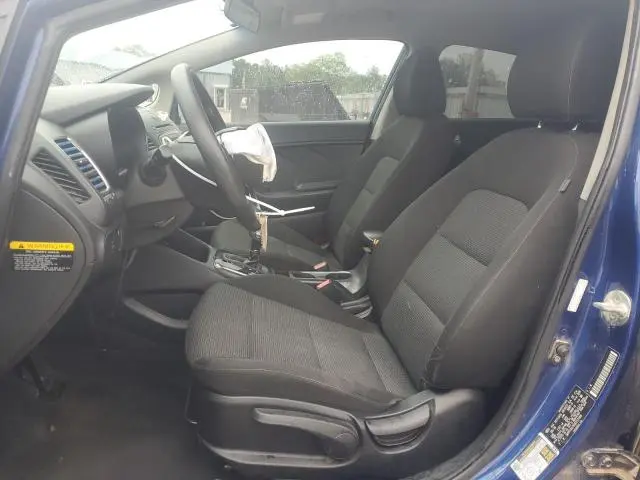 2017 KIA FORTE LX  
