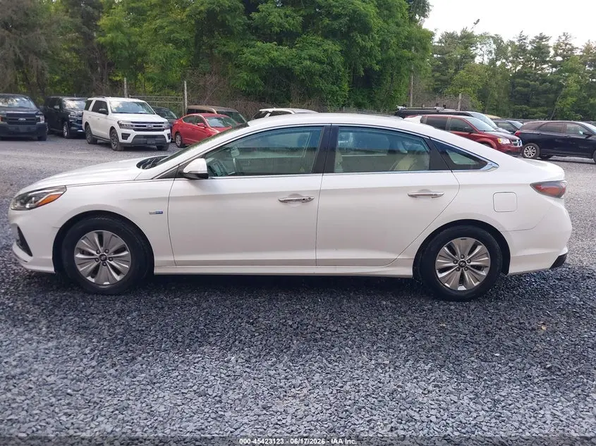 2018 HYUNDAI SONATA HYBRID SE
