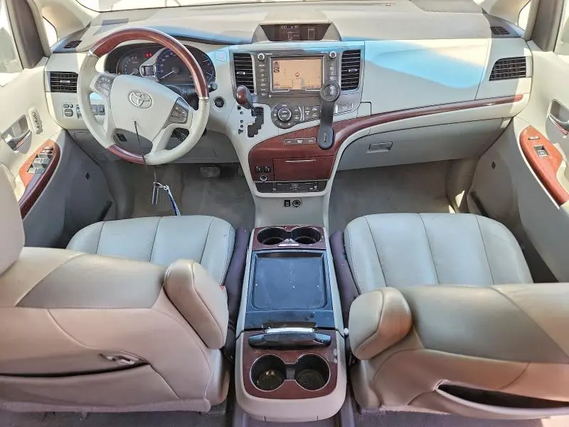 2011 TOYOTA SIENNA LIMITED 7-PASSENGER  
