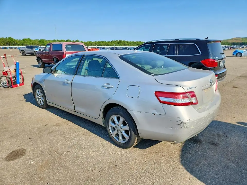 2011 TOYOTA CAMRY LE  