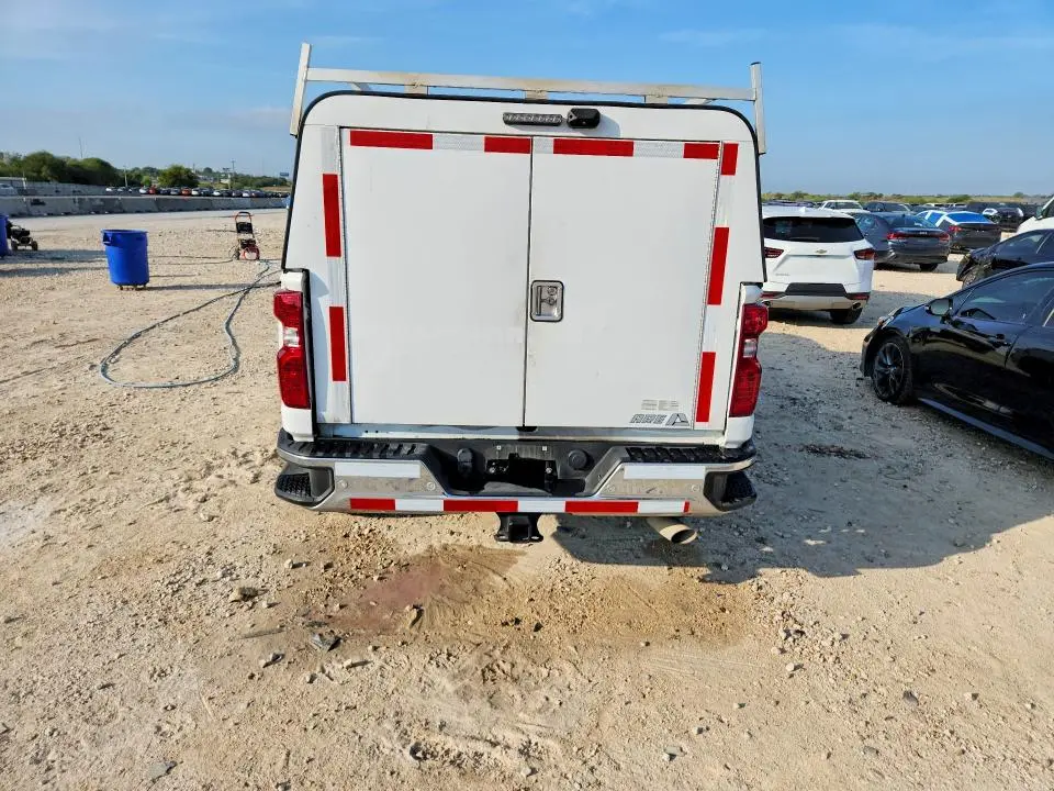 2024 CHEVROLET SILVERADO C2500 HEAVY DUTY  