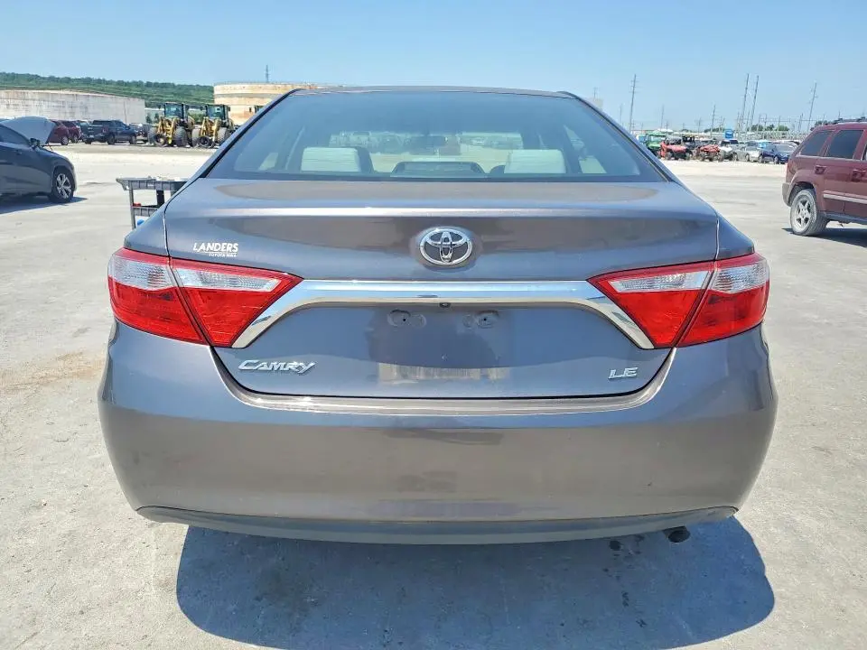 2016 TOYOTA CAMRY LE  