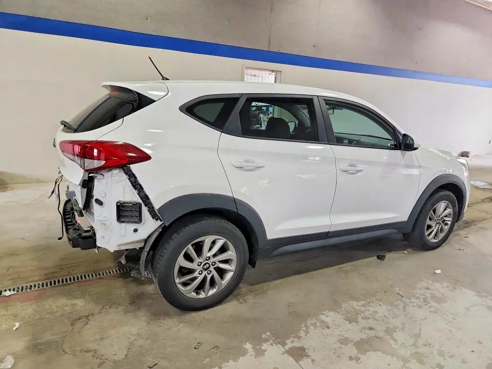 2018 HYUNDAI TUCSON SE  