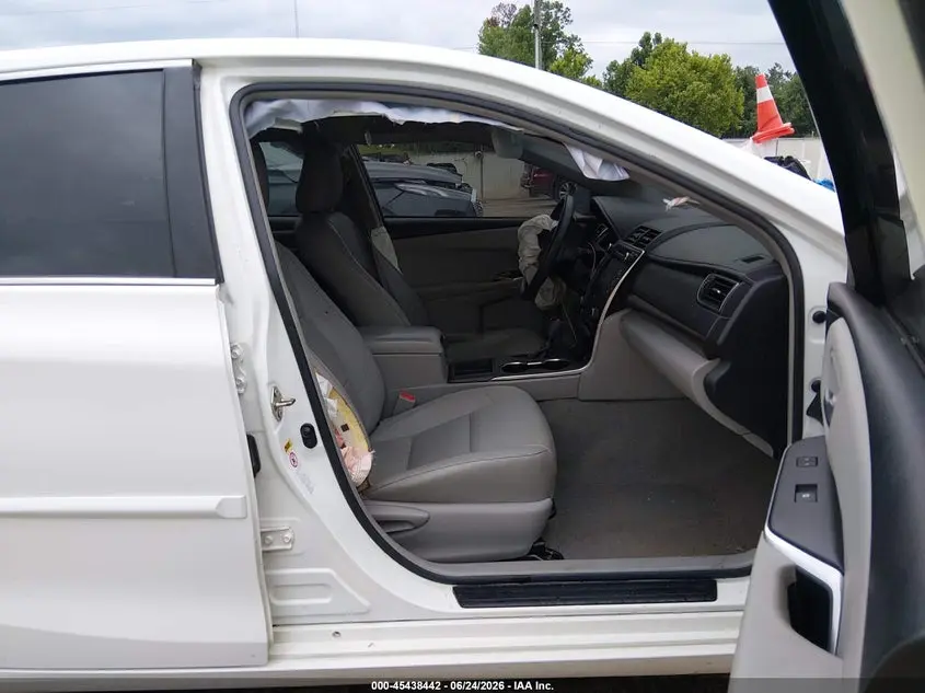 2016 TOYOTA CAMRY LE