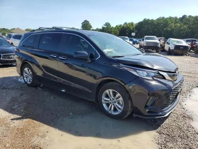 2023 TOYOTA SIENNA XSE