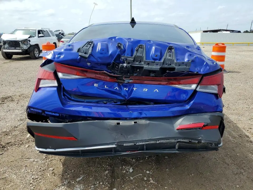 2024 HYUNDAI ELANTRA SEL  