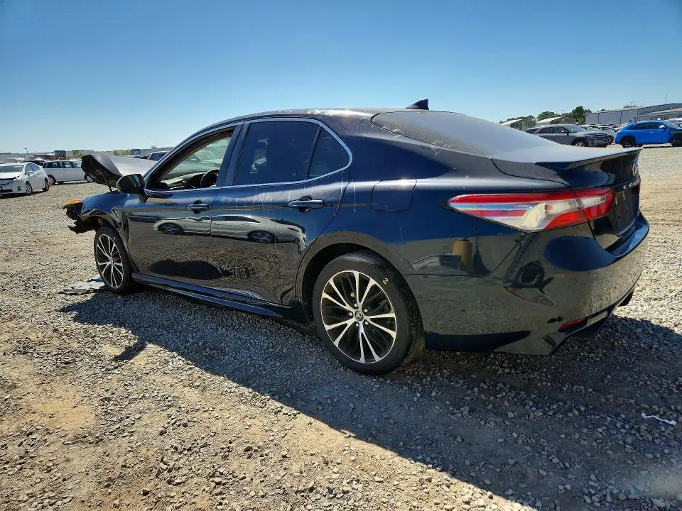 2019 TOYOTA CAMRY SE  