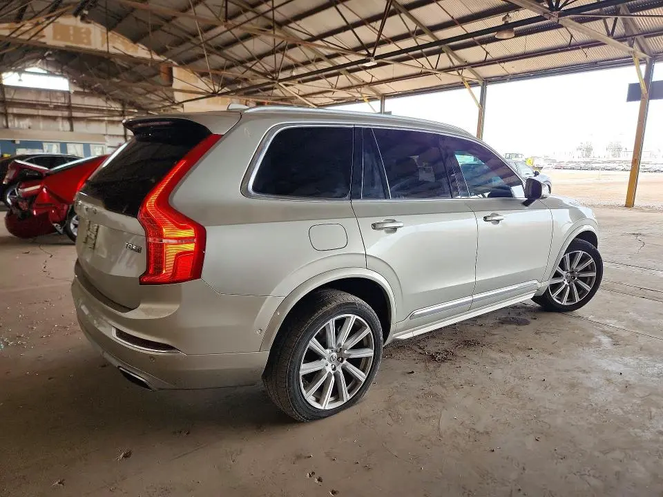 2016 VOLVO XC90 T8  