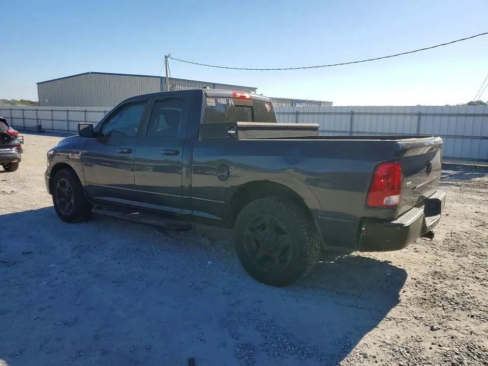 2013 RAM 1500 SLT  