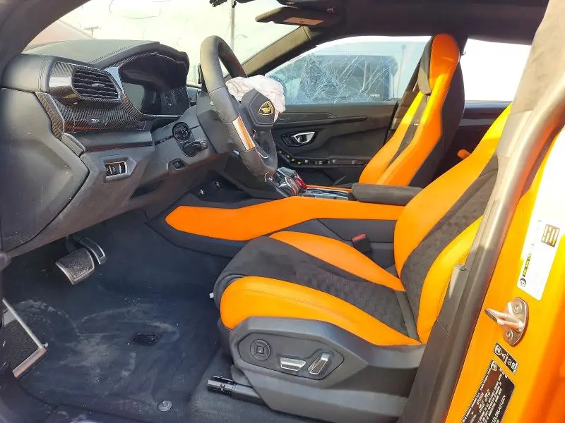 2022 LAMBORGHINI URUS   