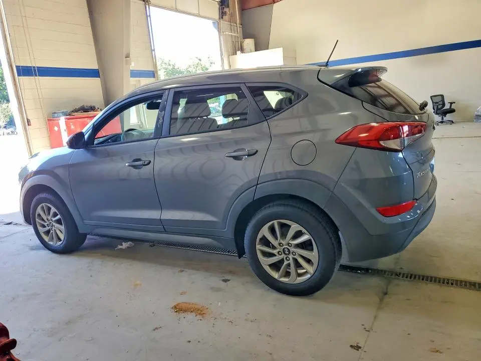 2016 HYUNDAI TUCSON SE  