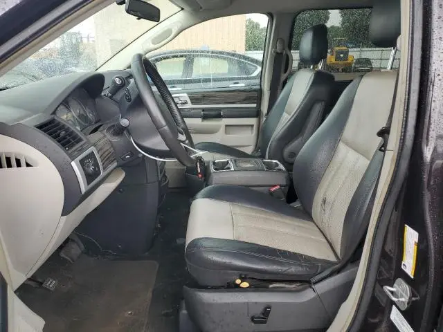 2010 CHRYSLER TOWN & COUNTRY TOURING  