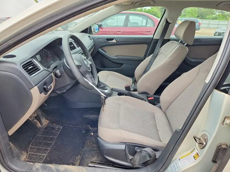 2011 VOLKSWAGEN JETTA BASE  