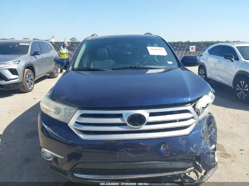 2011 TOYOTA HIGHLANDER SE V6