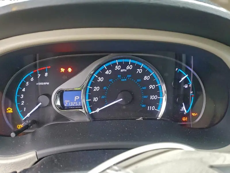 2014 TOYOTA SIENNA XLE  