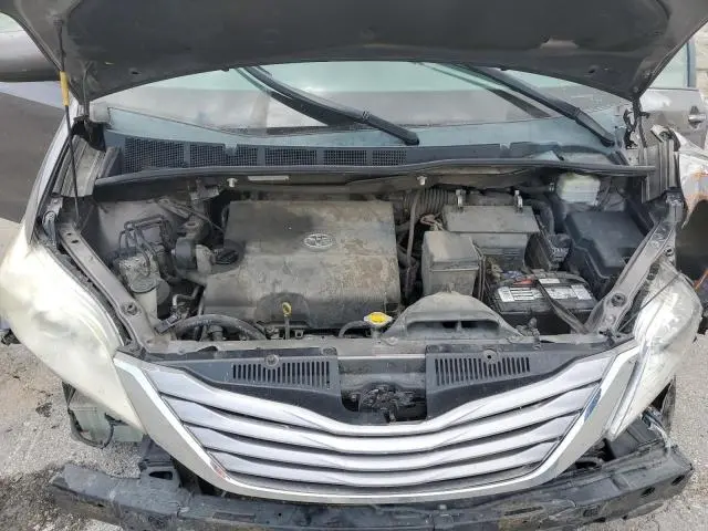 2015 TOYOTA SIENNA XLE  