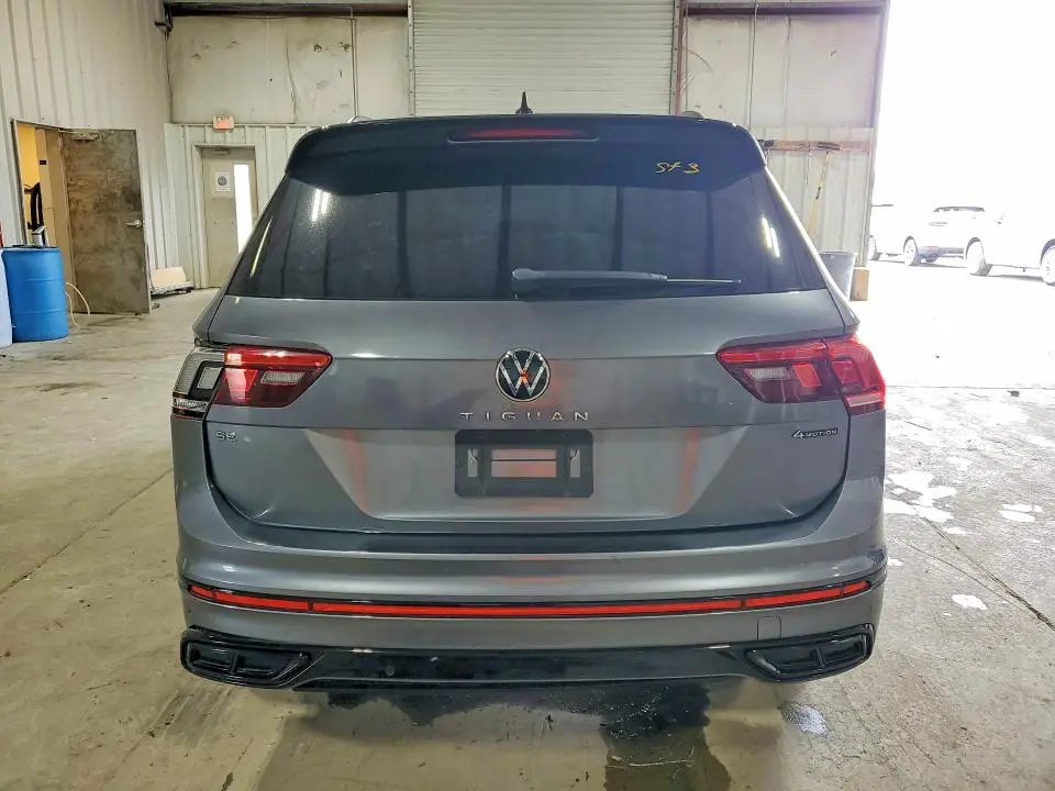 2022 VOLKSWAGEN TIGUAN SE R-LINE BLACK  
