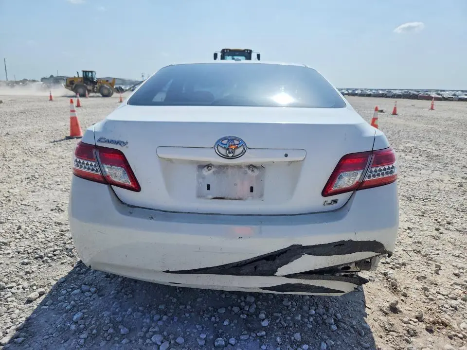 2010 TOYOTA CAMRY LE  