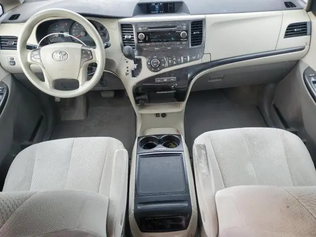 2013 TOYOTA SIENNA LE
