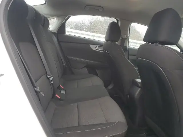 2023 KIA FORTE LX  