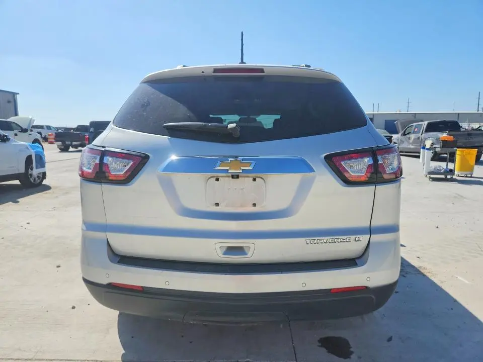 2016 CHEVROLET TRAVERSE LT  
