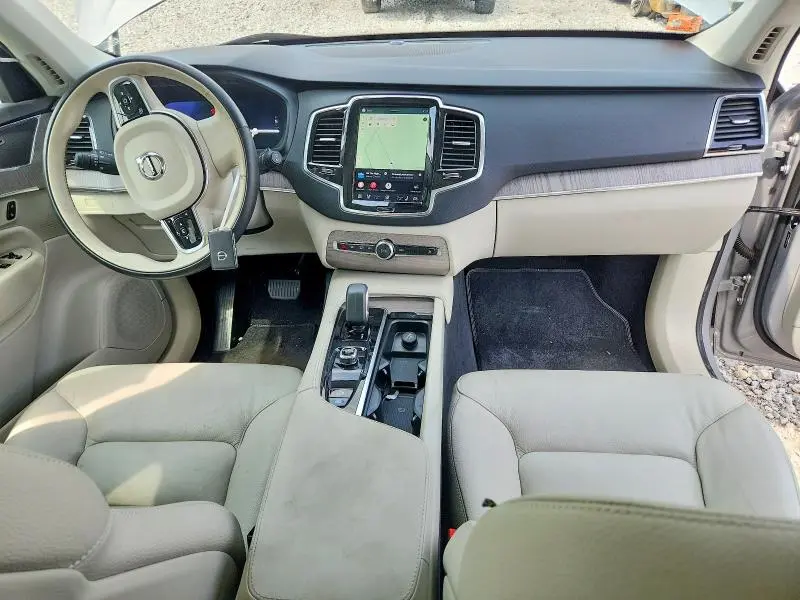 2024 VOLVO XC90 PLUS  