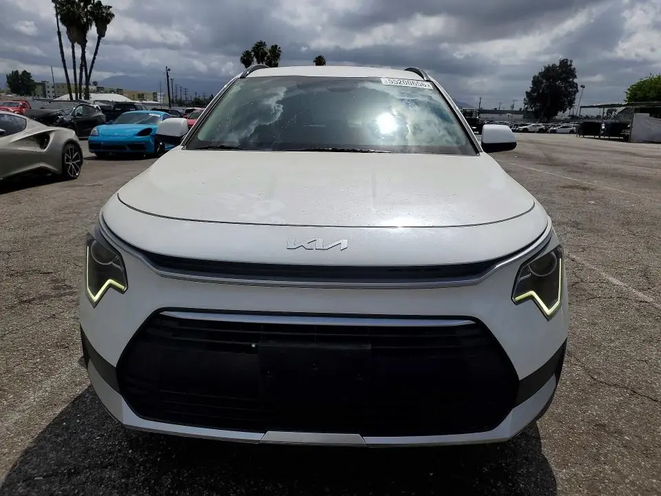 2023 KIA NIRO EX  