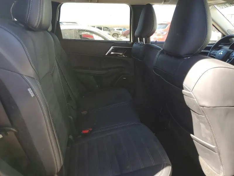 2025 MITSUBISHI OUTLANDER SE  