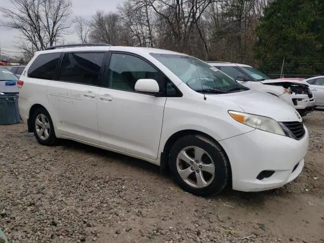 2012 TOYOTA SIENNA LE  