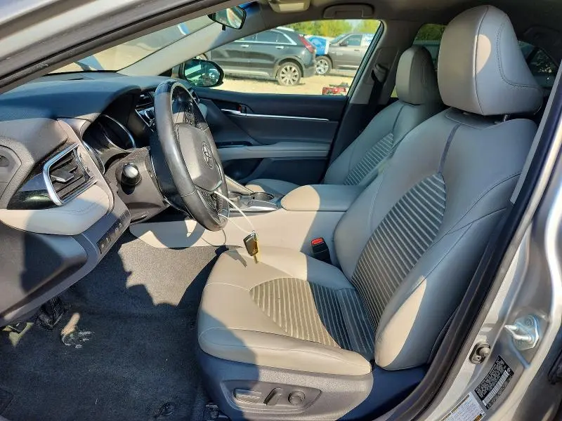 2018 TOYOTA CAMRY SE  