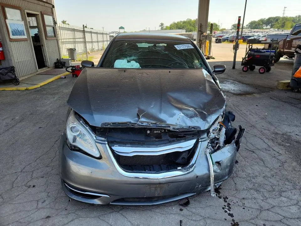 2013 CHRYSLER 200 LX  