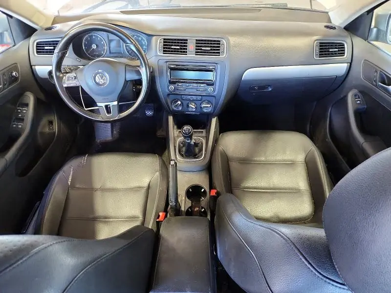 2013 VOLKSWAGEN JETTA SE  
