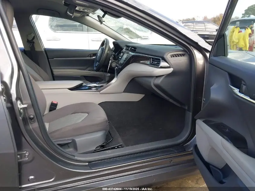 2019 TOYOTA CAMRY LE