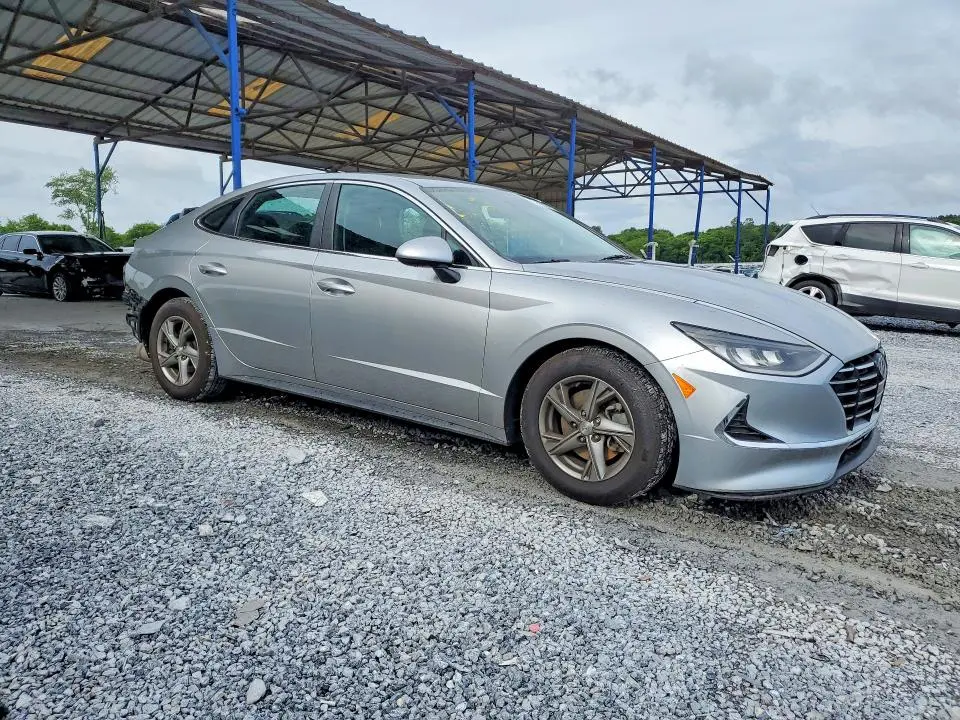 2022 HYUNDAI SONATA SE  