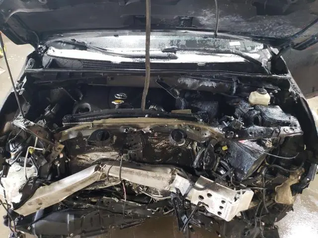 2017 TOYOTA HIGHLANDER SE