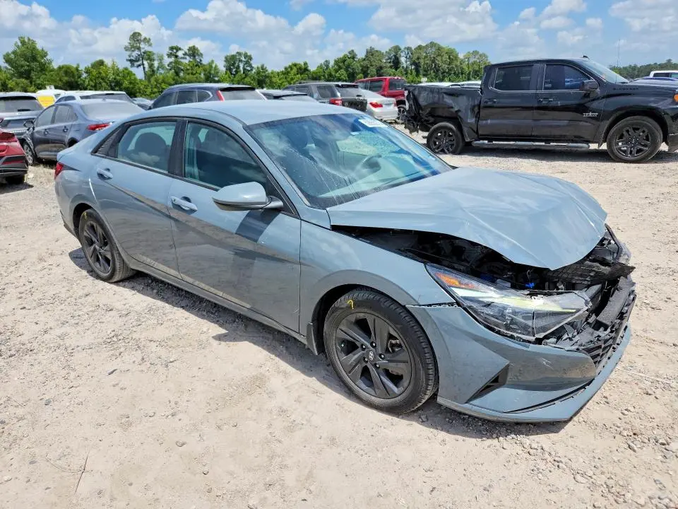 2022 HYUNDAI ELANTRA SEL  