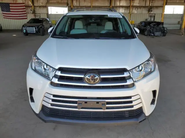 2017 TOYOTA HIGHLANDER LE  