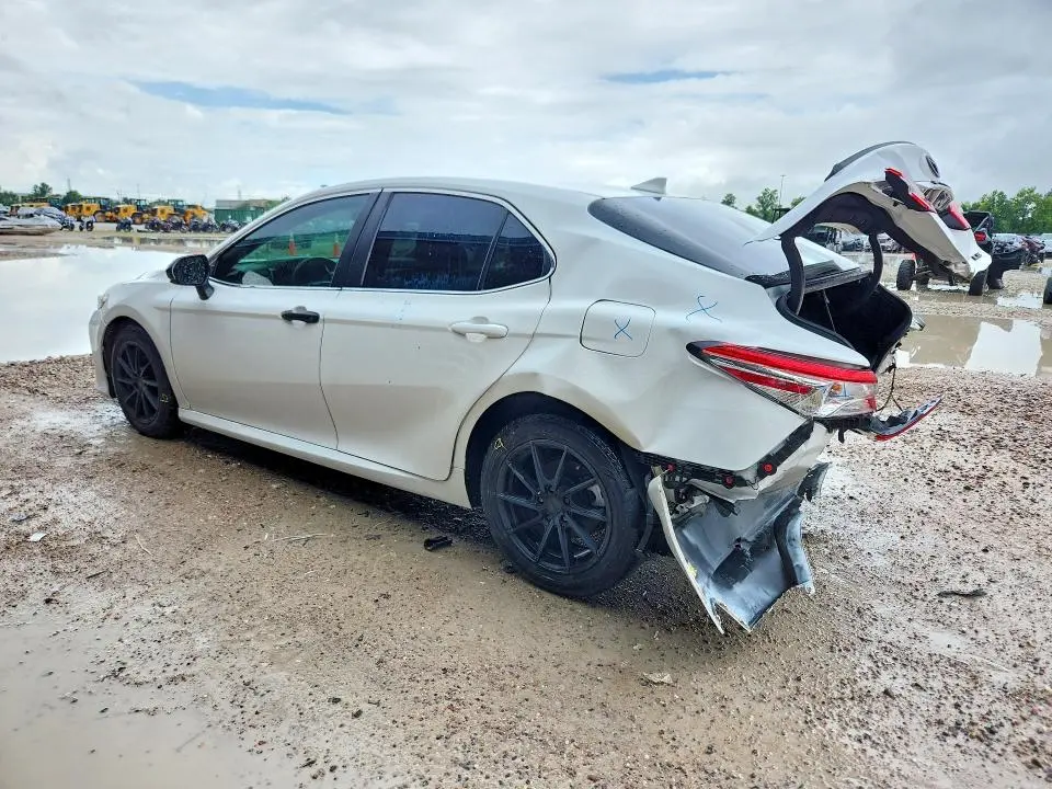 2020 TOYOTA CAMRY LE  