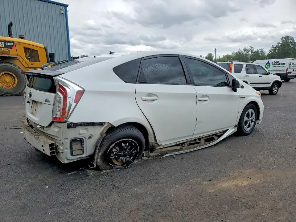 2013 TOYOTA PRIUS TWO  