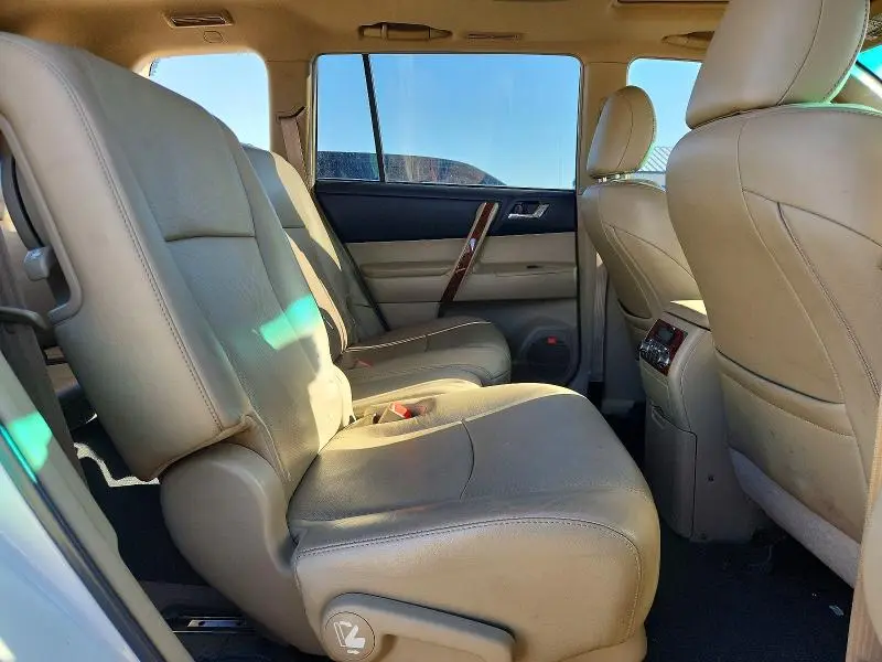 2013 TOYOTA HIGHLANDER LIMITED  