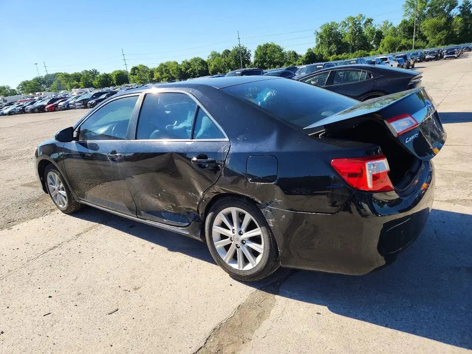 2014 TOYOTA CAMRY XLE  