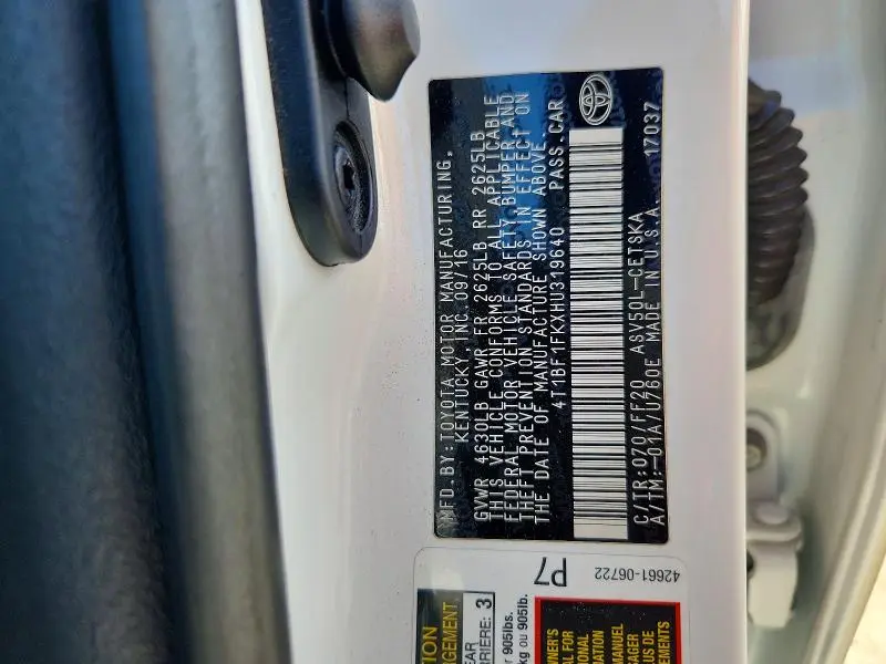 2017 TOYOTA CAMRY SE  