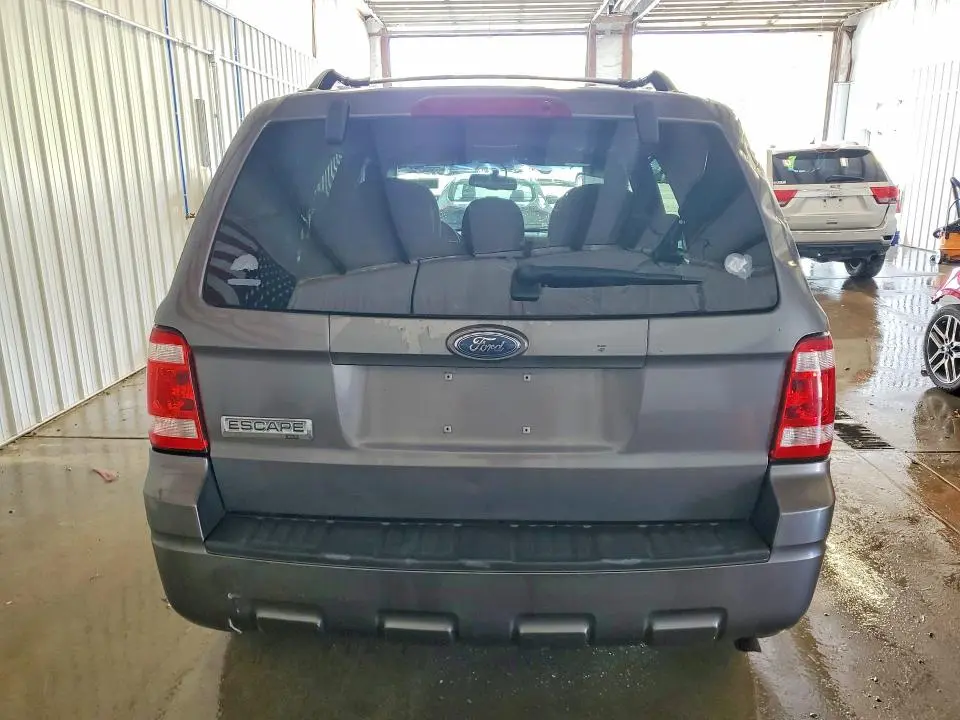 2011 FORD ESCAPE XLT  