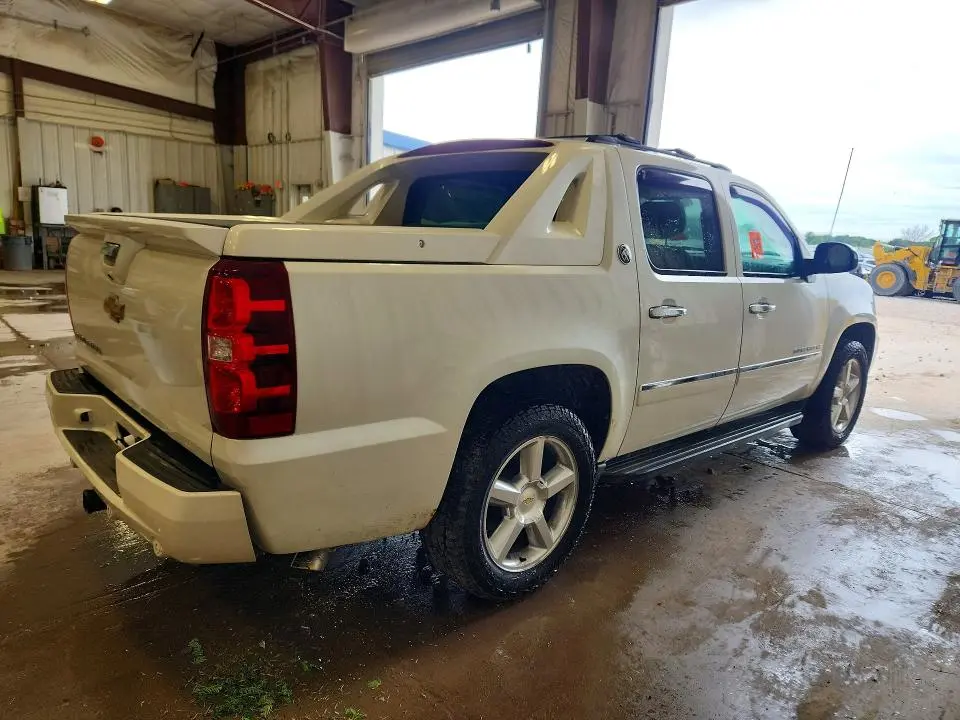 2013 CHEVROLET AVALANCHE LTZ  