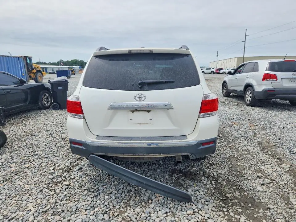 2011 TOYOTA HIGHLANDER BASE  