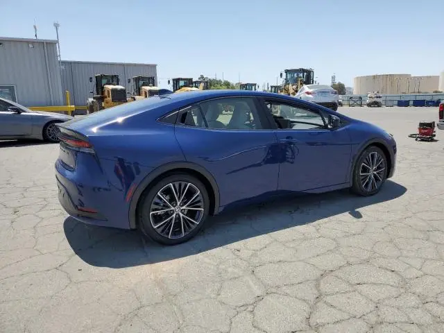 2025 TOYOTA PRIUS LE  
