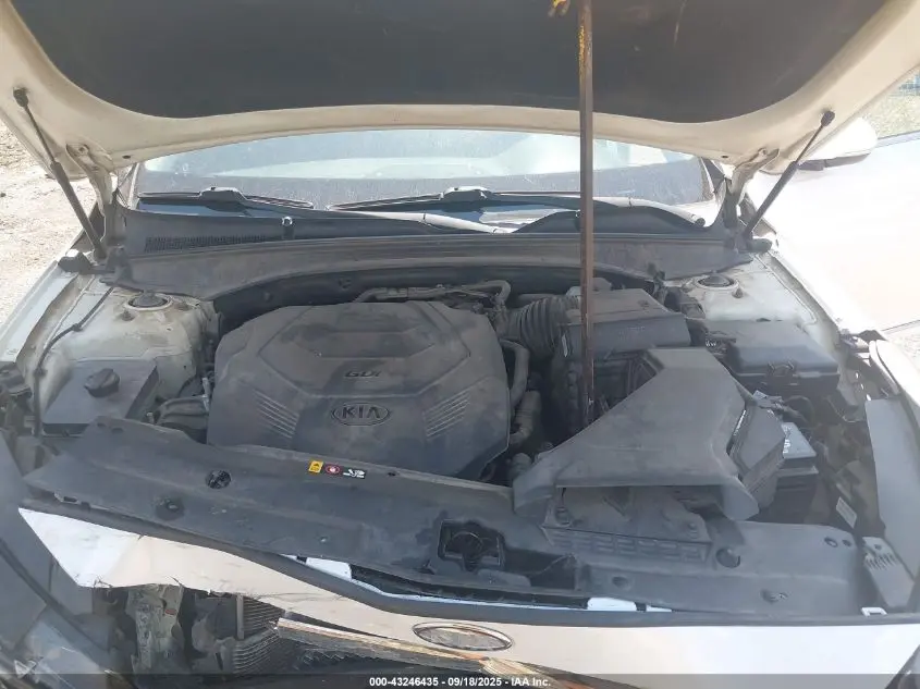 2017 KIA CADENZA PREMIUM