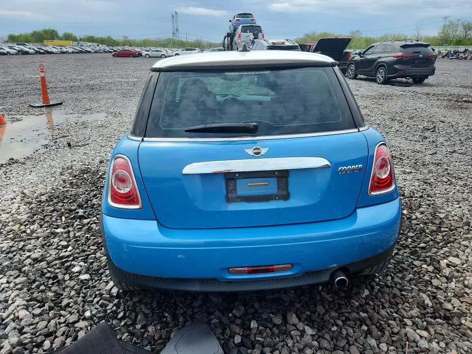 2013 MINI COOPER   